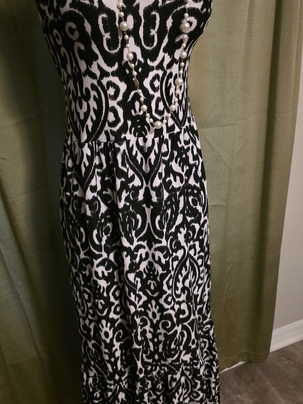 Black & White Patterned Women’s Maxi Dress